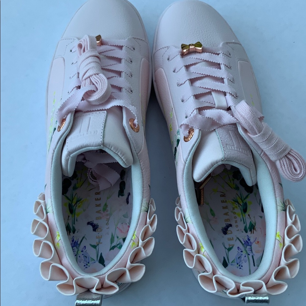 Ted Baker sneaker, brand new never used!